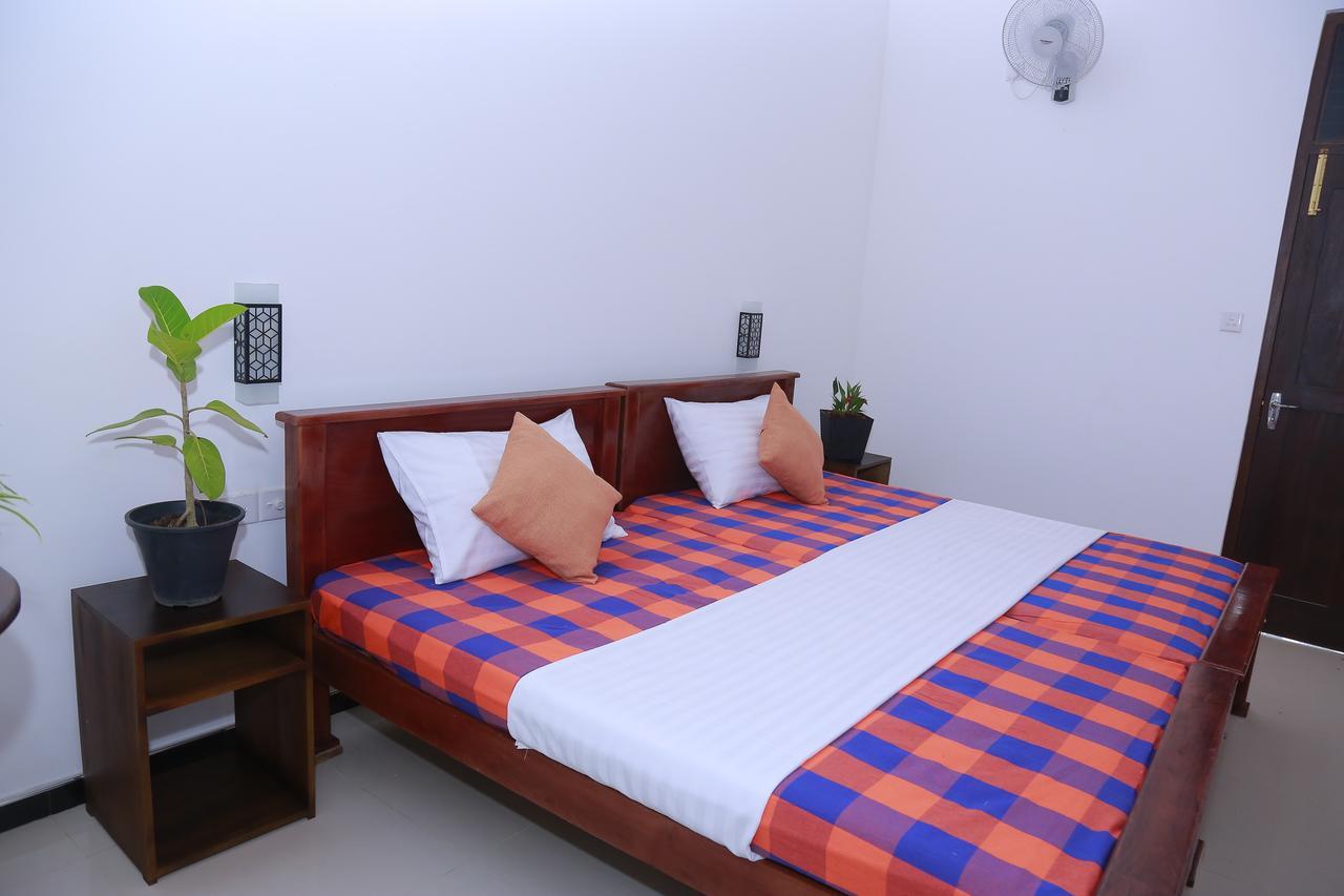 Leisure Villa Tissamaharama Extérieur photo