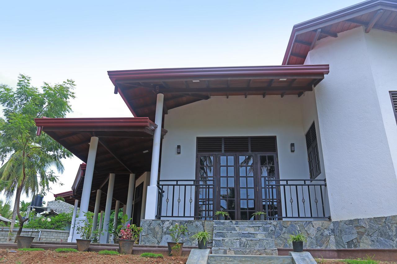 Leisure Villa Tissamaharama Extérieur photo