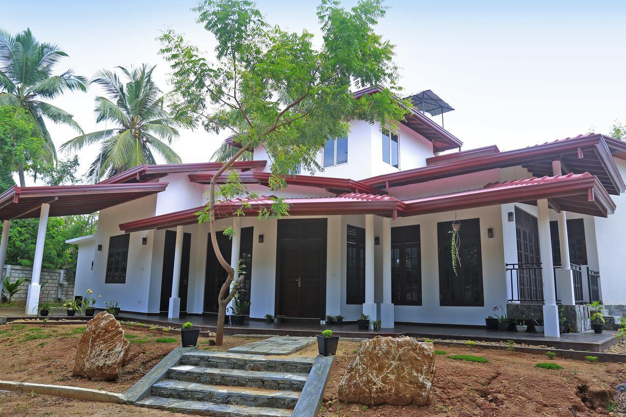 Leisure Villa Tissamaharama Extérieur photo