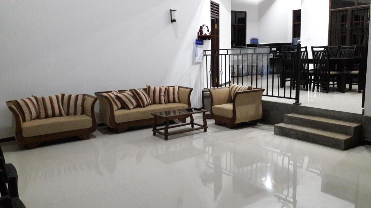 Leisure Villa Tissamaharama Extérieur photo